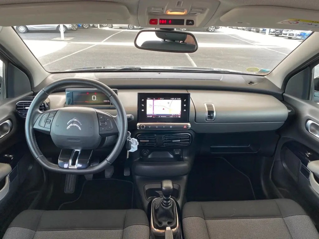 places avant citroen C4 cactus