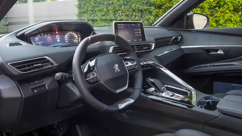 places avant peugeot 5008